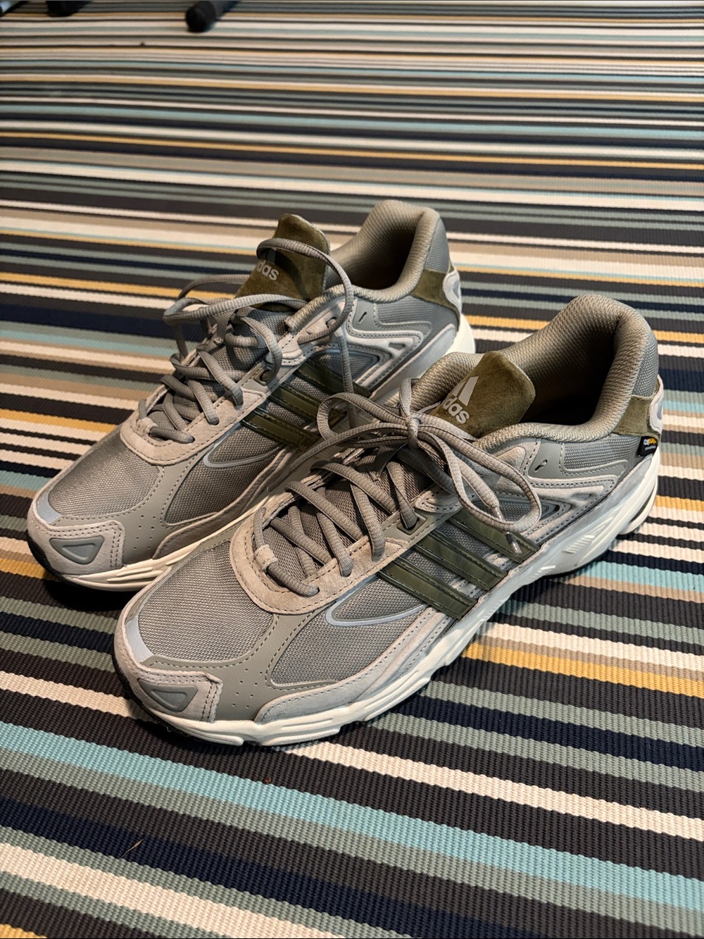 adidas response cl Athletic Sneakers